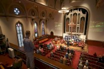  الرئيس الاسرائيلي يتعهد التصدي للهجمات على الكنائس