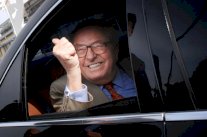 جان ماري لوبن يرفض دعوات لاستقالته من حزبه اليميني