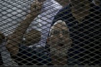 الإعدام لـ14 قيادياً إخوانياً بينهم المرشد