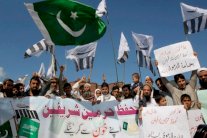 تظاهرات حاشدة في باكستان دعمًا لعاصفة الحزم