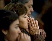 دراسة تؤكد: المتدينون ثلثا سكان العالم 