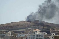 طائرات عاصفة الحزم تقصف معسكر