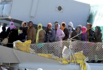 البابا يدعو الى التحرك لمواجهة مأساة المهاجرين