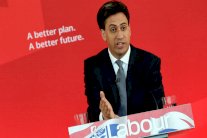 زعيم حزب العمال يحاول جذب أصوات المناوئين