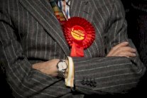 الاستطلاعات تفشل في تكهن الفائز بانتخابات بريطانيا