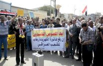 عراقيون يتمردون ضد الحكومة لرفعها تسعيرة الكهرباء