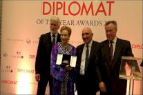 سفيرة المغرب ببريطانيا تنال جائزة المجلة الدبلوماسية