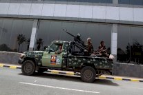 المقاومة الشعبية باليمن تتقدم في عدن وتعز