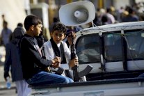 ميليشيات الحوثي وصالح ترتكب مجازر في خور مكسر