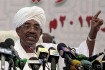 البشير رئيسًا بأغلبية ساحقة