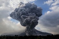 الدخان ما زال ينبعث من بركان كالبوكو في تشيلي