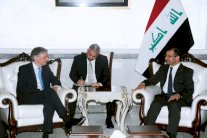 لندن لبغداد: المصالحة والأمن لبقاء العراق موحدًا