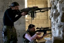 الثوار يسيطرون على جسر الشغور ويعزلونها عن اللاذقية