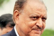 الرئيس الباكستاني يجدد التزامه بأمن السعودية