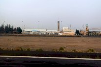 التحالف قصف مطار صنعاء لمنع هبوط طائرة إيرانية