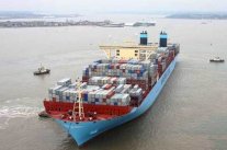 مدمرتان إيرانيتان عند مدخل باب المندب