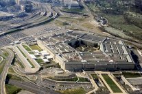 البنتاغون يتهم سفنا ايرانية بـ