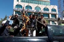 الحوثيون ينهبون 107 ملايين دولار من البنك المركزي 