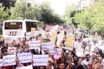 آلاف المتظاهرين في طهران بمناسبة عيد العمال