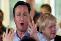 كاميرون يشيد بالأداء القوي للمحافظين في الانتخابات