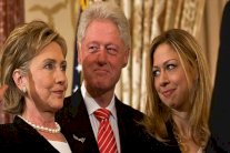  مؤسسة كلينتون الخيرية في دائرة الاتهام