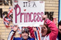 وليام وكايت في المنزل ولندن تستعد للاحتفال