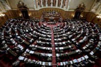 برلمان فرنسا يصوت اليوم على قانون حول الاستخبارات