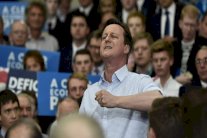 فوز كاميرون يخيب أمل عرب بريطانيا