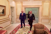 أحمد الجربا يلتقي هولاند في الرياض