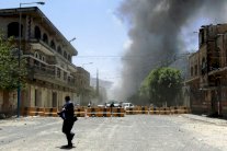 المدفعية السعودية تدكّ مواقع الحوثيين