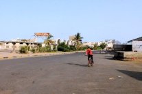 اليمن يستدعي القائم بالأعمال لدى طهران 