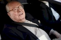 فرنسا: جان ماري لوبن يعتزم تأسيس تشكيل خاص به