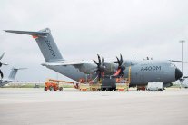 عدد من الدول تقرر وقف استخدام طائرات ايرباص ايه 400 