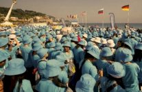 ملياردير دعا 6400 موظف إلى عطلة في 140 فندقا بفرنسا