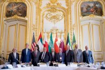 صحف الخليج: كامب ديفيد سترسم ملامح العلاقات مع أميركا