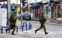 استمرار المواجهات في مقدونيا بعد مقتل خمسة شرطيين