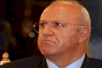 جنبلاط: الحكم على سماحة يشرع الإغتيال والتفجير