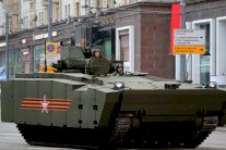 روسيا تُدخل تطويرا جديدا على قيادة الدبابات