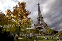 النشل يغلق برج إيفل