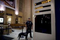 اوباما سيحد من استخدام الشرطة معدات ثقيلة