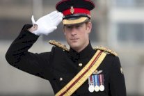 الأمير هاري: سعيد بلا صديقة