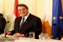 لقاء غير رسمي بين قائدي القبارصة اليونانيين والاتراك