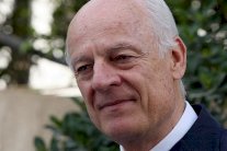 لا نتائج لتحركات ديميستورا على السوريين