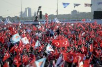 أتراك يحتفلون في اسطنبول بذكرى سقوط القسطنطينية