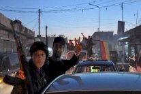  الاكراد يطردون 