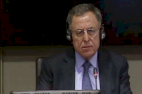 السنيورة يؤكد: بشار هدد الحريري بتكسير لبنان على رأسه