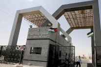 هنية يدعو مصر لاعادة فتح معبر رفح