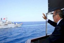 أردوغان يتفقد مناورات 