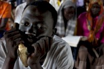 الحرب الأهلية بجنوب السودان تدفع اقتصاده إلى الهاوية