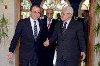 عباس يزور الأمير علي بن الحسين في منزله